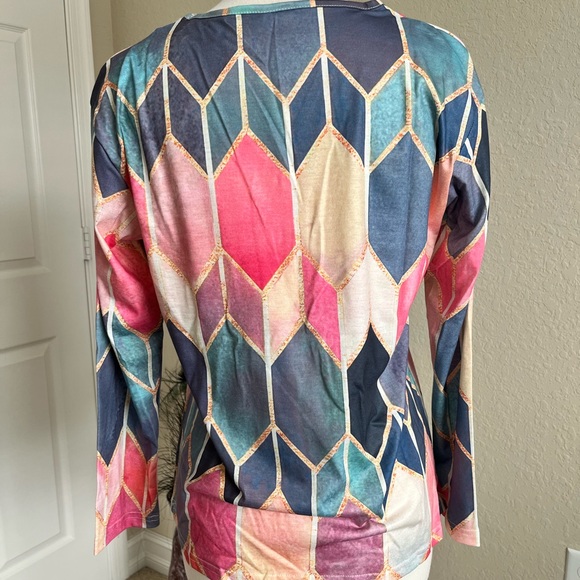 Pastel jewel-tone multi color lightweight V neck 2 button top. - Picture 4 of 8